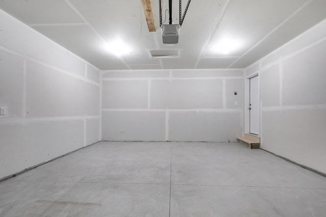 37554 Greenwich Ct, North Branch, MN 55056 - garage featuring a garage door opener