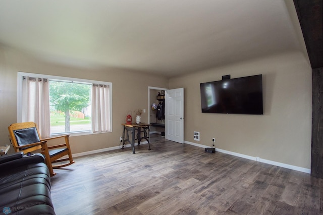 1514 1st Ave S, Fargo, ND 58103 - living area featuring wood finished floors