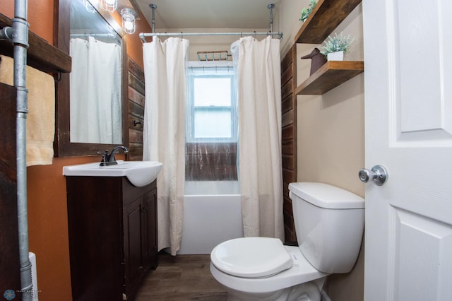 1514 1st Ave S, Fargo, ND 58103 - full bathroom featuring vanity, wood finished floors, and a shower with curtain