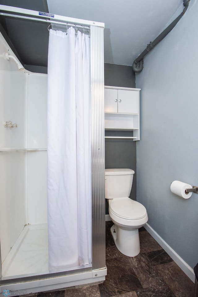 1514 1st Ave S, Fargo, ND 58103 - bathroom featuring a shower stall