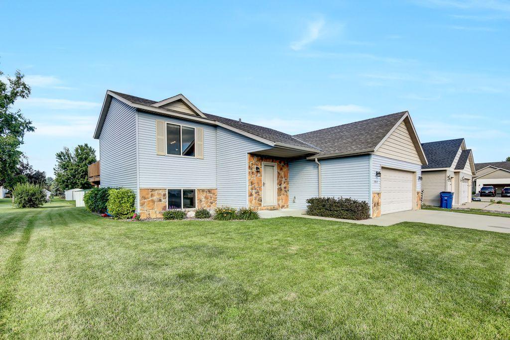 1012 Sequoia Ave, Saint Cloud, MN 56303 - photo 1