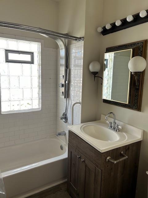 3022 32nd Ave S, Minneapolis, MN 55406 - full bathroom with vanity and shower / bathtub combination