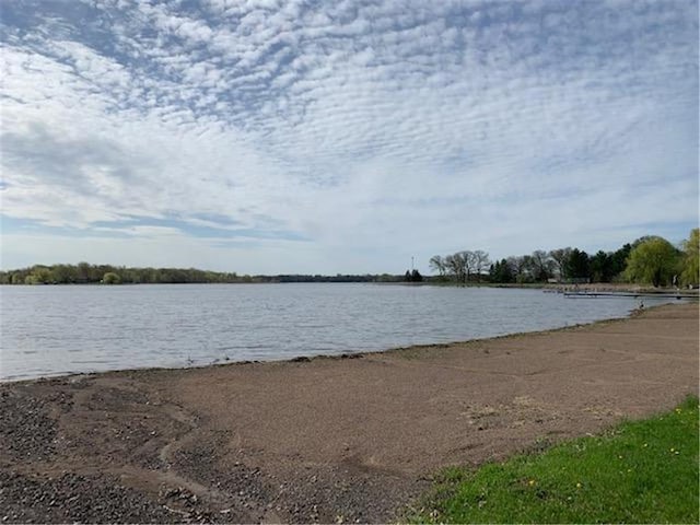 9225 Lake Blvd, Chisago City, MN 55013 - water view