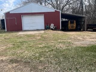 3665 Oakgreen Ave N, Baytown Twp, MN 55082 - garage featuring a garage