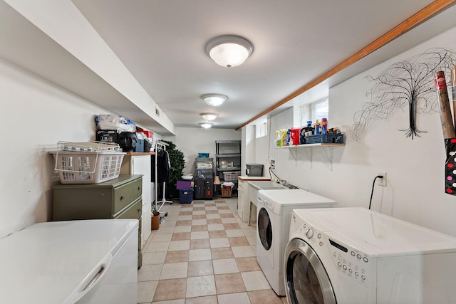 1682 Oakdale Ave W, Saint Paul, MN 55118 - laundry area featuring separate washer and dryer