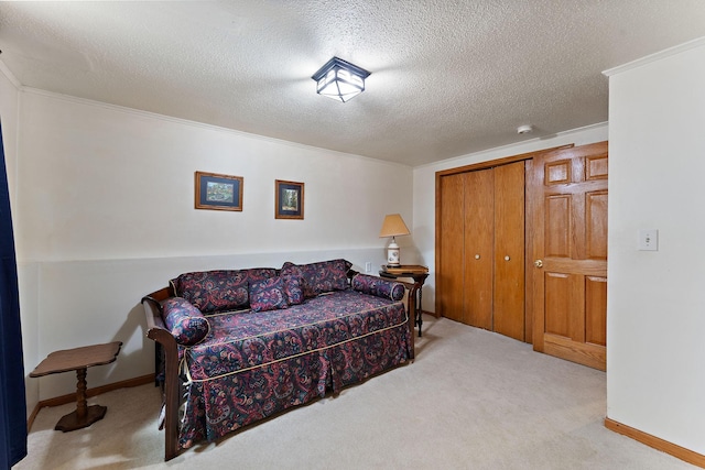 1682 Oakdale Ave W, Saint Paul, MN 55118 - living area featuring carpet floors, a textured ceiling, and ornamental molding
