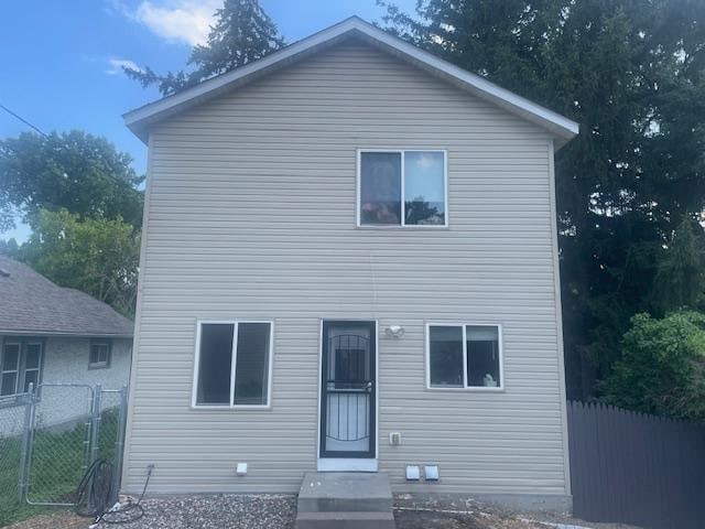 1141 5th St E, Saint Paul, MN 55106 - rear view of property