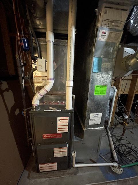 1141 5th St E, Saint Paul, MN 55106 - view of utility room