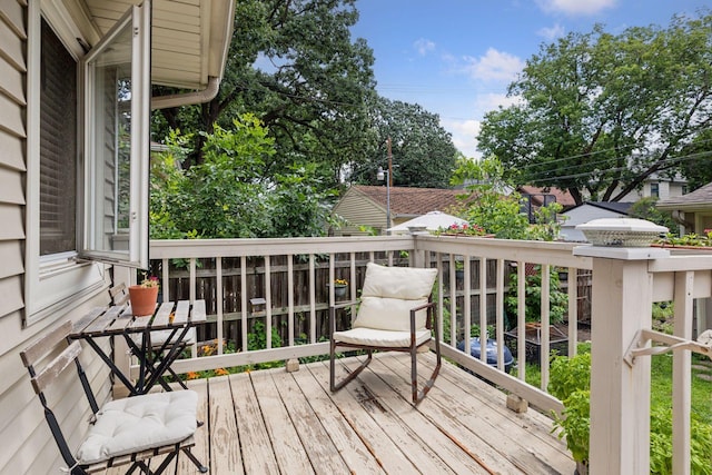 1756 Minnehaha Ave W, Saint Paul, MN 55104 - view of wooden terrace