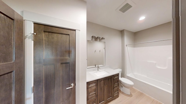 2334 9th St W, Albert Lea, MN 56007 - bathroom with vanity and shower / bathtub combination