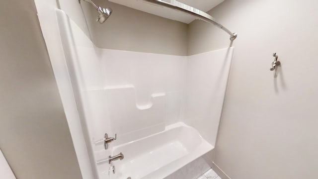 2334 9th St W, Albert Lea, MN 56007 - full bathroom with washtub / shower combination