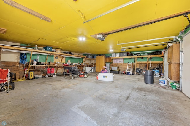 362 5th Ave N, Casselton, ND 58012 - garage with a garage door opener