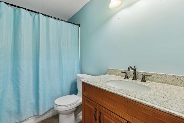 1767 Switchgrass Ct, Shakopee, MN 55379 - full bath featuring vanity, a textured ceiling, curtained shower, and tile patterned floors
