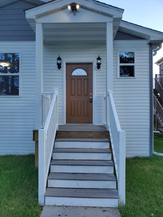 1884 Ames Ave, Saint Paul, MN 55119 - doorway to property with a yard