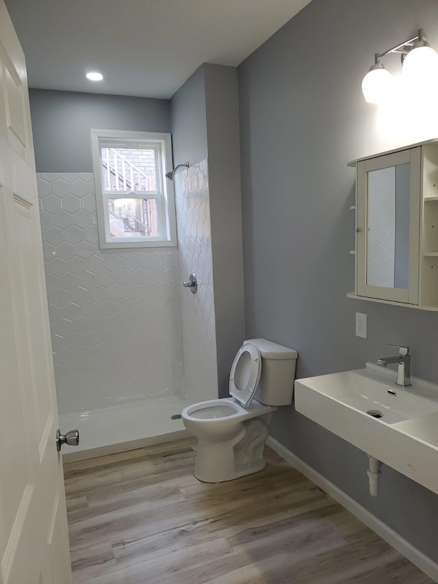 1884 Ames Ave, Saint Paul, MN 55119 - full bath with a shower stall and wood finished floors