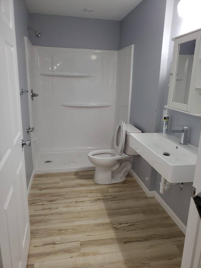 1884 Ames Ave, Saint Paul, MN 55119 - full bath with a shower and wood finished floors