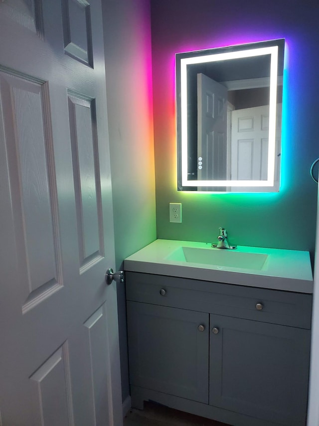 1884 Ames Ave, Saint Paul, MN 55119 - bathroom featuring vanity