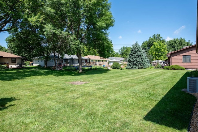 608 Pfau St, Mankato, MN 56001 - view of grassy yard