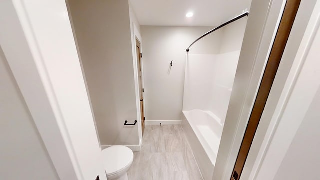 2330 9th St W, Albert Lea, MN 56007 - full bathroom with toilet and recessed lighting