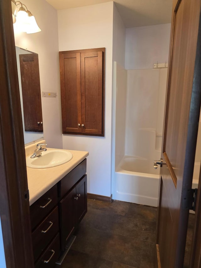 1719 Grand Ave, Worthington, MN 56187 - full bath with vanity and shower / bath combination