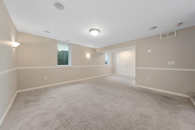 2112 York St, Saint Peter, MN 56082 - unfurnished room with carpet floors and a smoke detector