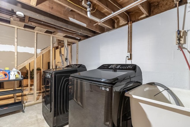 385 Lexington Ave, Le Center, MN 56057 - washroom with washer and clothes dryer