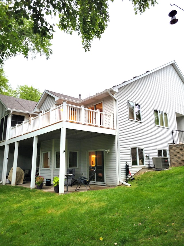 8203 Creekside Cir, Bloomington, MN 55437 - photo 3