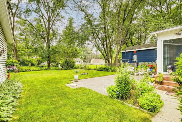 536 County Road J W, Shoreview, MN 55126 - view of yard with a patio area