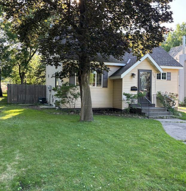 520 12th St SW, Willmar, MN 56201 - photo 2