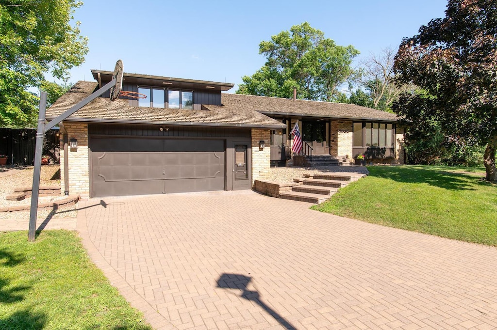6700 Rosemary Ln, Edina, MN 55439 - photo 1