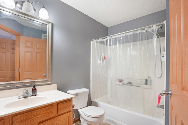 14301 Banyan Ln, Rosemount, MN 55068 - full bath with vanity, shower / tub combo with curtain, and a textured ceiling