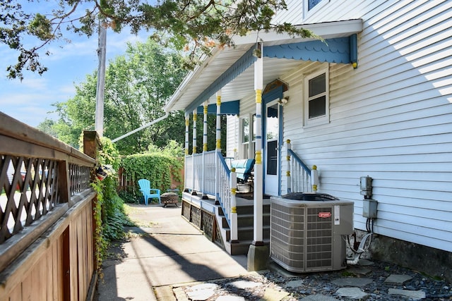 366 Kansas St, Winona, MN 55987 - view of side of property with a cooling unit