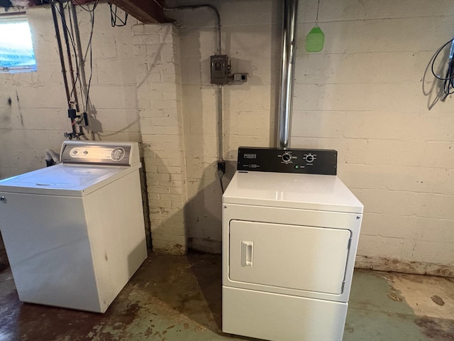 207 Meadow Ln, Benson, MN 56215 - laundry area with washing machine and clothes dryer