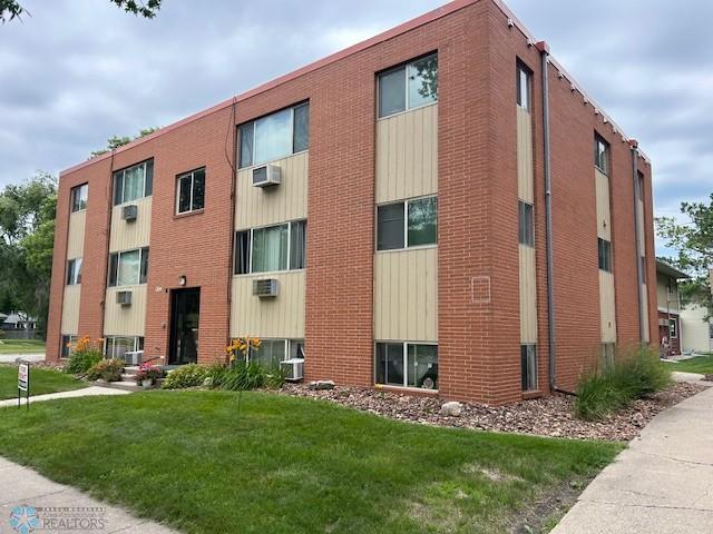 1704 6th Ave S, Moorhead, MN 56560 - photo 1