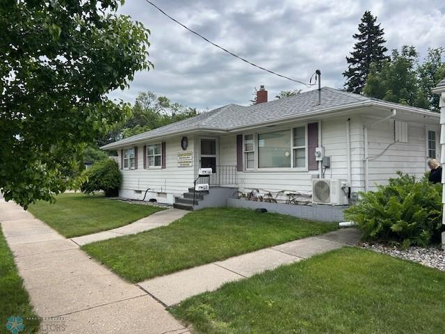 1115 9th Ave S, Moorhead, MN 56560 - photo 1
