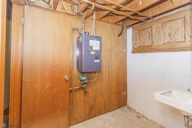 402 5th St NE, Barnesville, MN 56514 - utilities featuring electric panel
