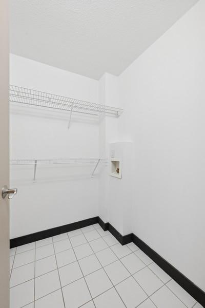 2800 44th St Unit 401, Minneapolis, MN 55410 - view of walk in closet