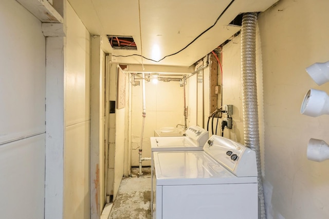 1290 Matilda St, Saint Paul, MN 55117 - laundry area featuring separate washer and dryer