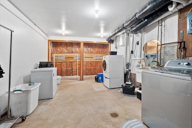 36977 Shoreland Rd, Sturgeon Lake, MN 55783 - basement with washing machine and clothes dryer and refrigerator