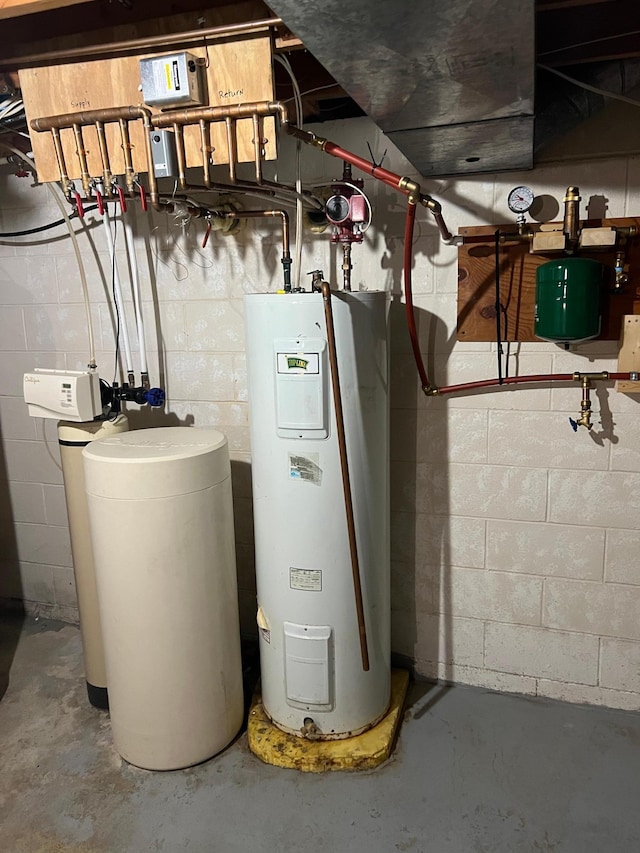 1010 Oakwood Ave, Benson, MN 56215 - utilities featuring water heater