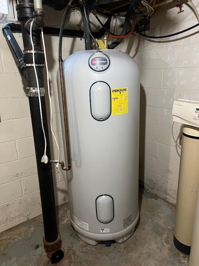 1010 Oakwood Ave, Benson, MN 56215 - utilities featuring water heater