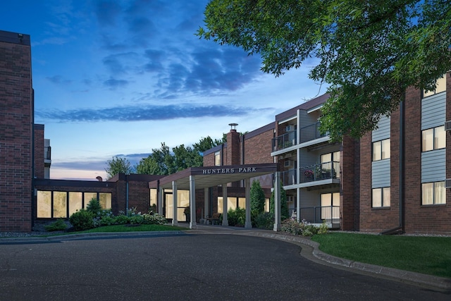 4 Pine Tree Dr Unit 324, Arden Hills, MN 55112 - photo 1