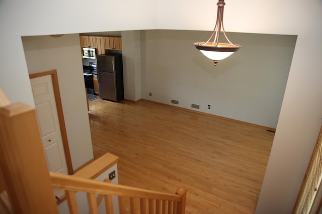 2690 Pinkspire Ln E, Maplewood, MN 55119 - interior space featuring wood finished floors