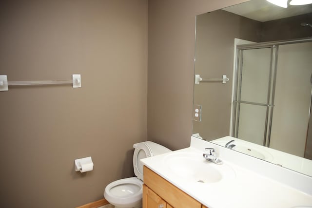 2690 Pinkspire Ln E, Maplewood, MN 55119 - full bathroom with vanity and an enclosed shower