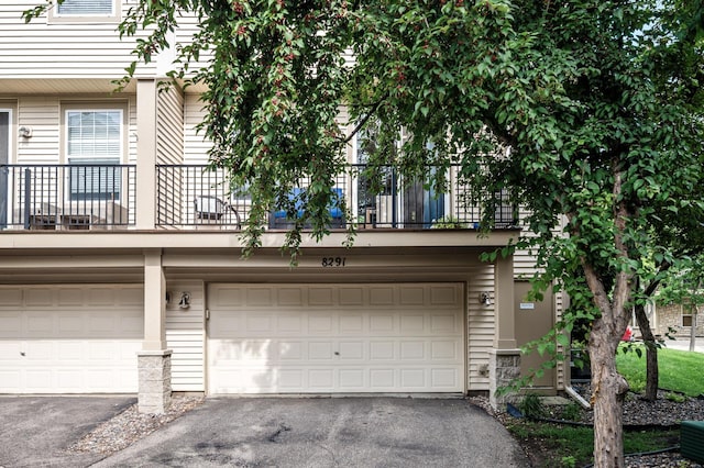 8291 Labont Way, Eden Prairie, MN 55344 - garage with asphalt driveway