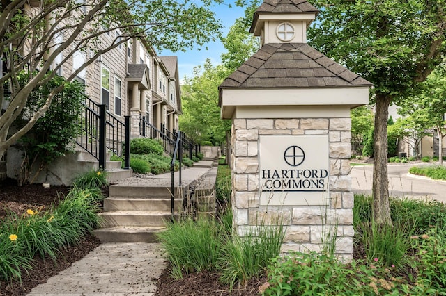8291 Labont Way, Eden Prairie, MN 55344 - view of community sign