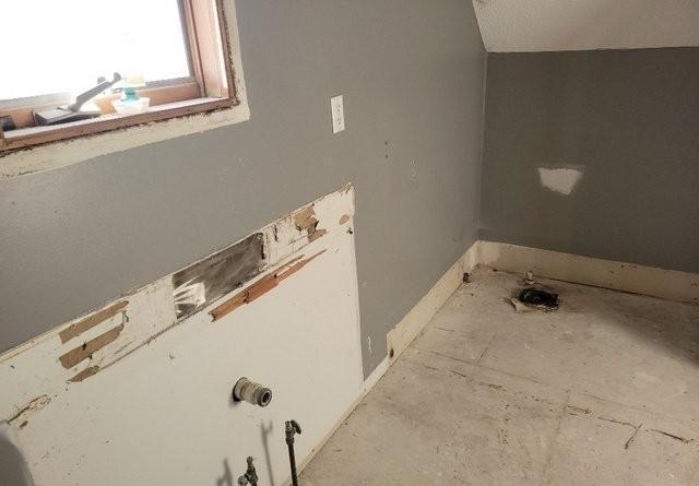308 Main St W, Carver, MN 55315 - view of laundry room