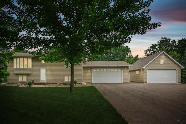 487 Lois Ln, Lino Lakes, MN 55014 - view of front of property featuring a yard