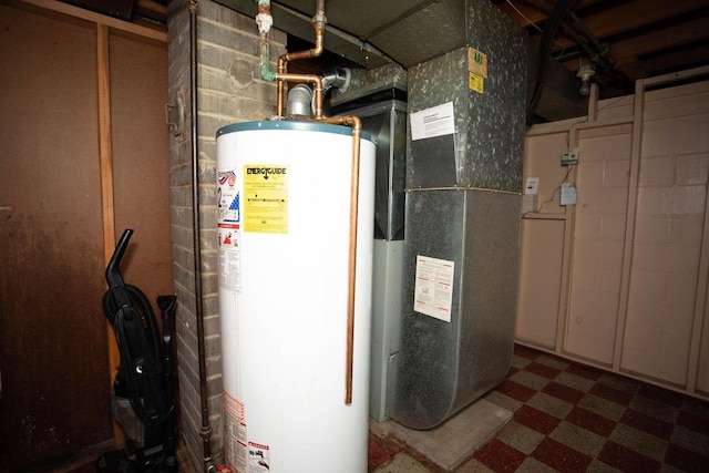 1705 California Ave E, Saint Paul, MN 55106 - utility room with water heater and heating unit