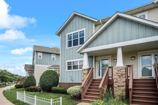 1358 Phalen Blvd, Saint Paul, MN 55106 - view of front facade with board and batten siding